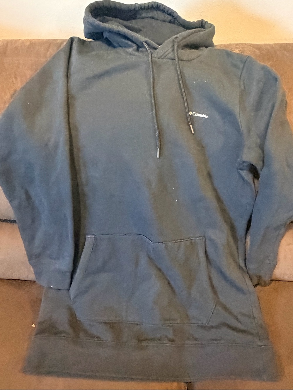 Columbia Women’s Black Pullover Hoodie - longer length